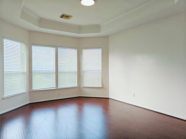 Building Photo - 26418 Creston Woods Dr