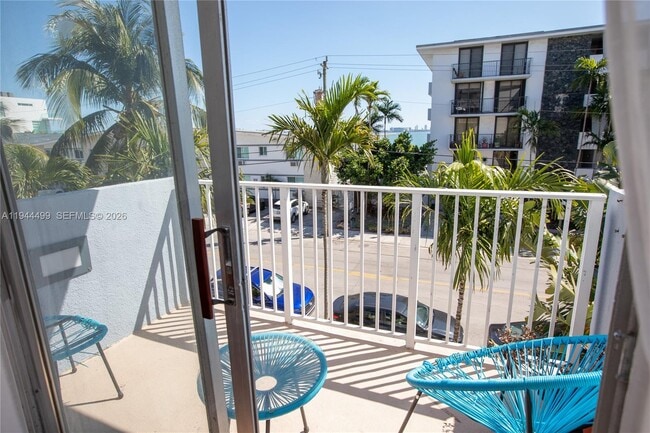 Building Photo - 1801 S Treasure Dr