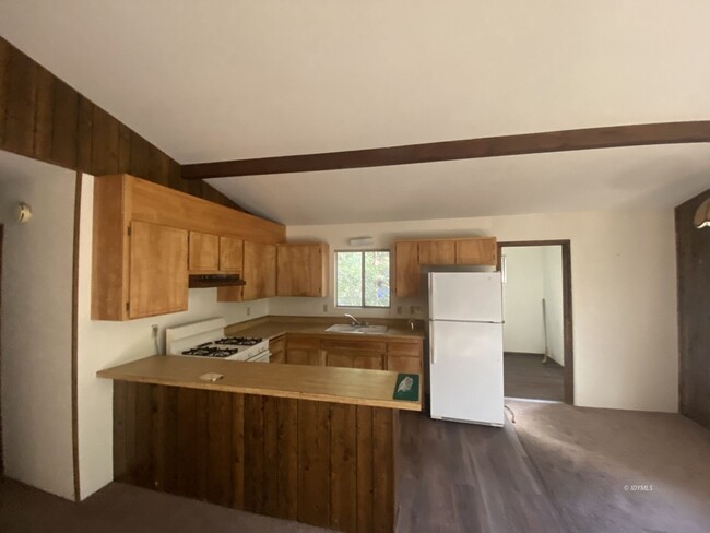 Building Photo - 2bd/1ba Single-Story Modified A-frame For ...