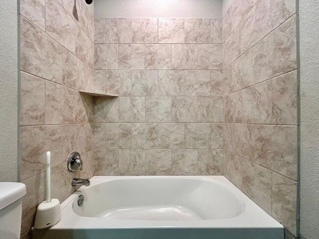 Building Photo - 12012 Saddle Rock Dr