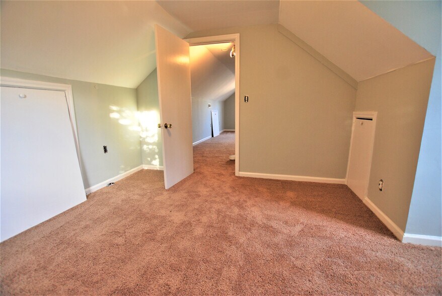 Building Photo - 2416 Irisdale Ave