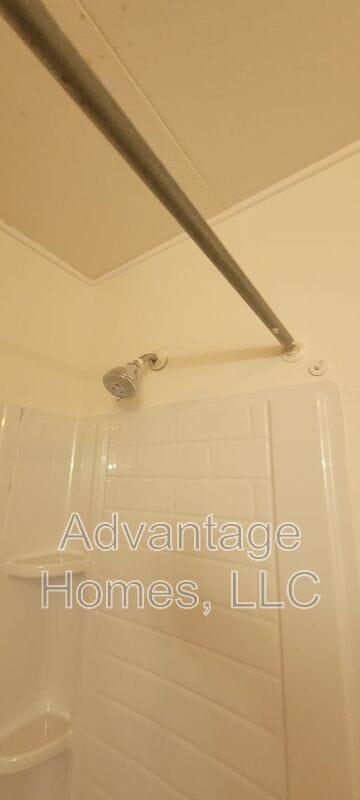 Building Photo - 832 N 70th St