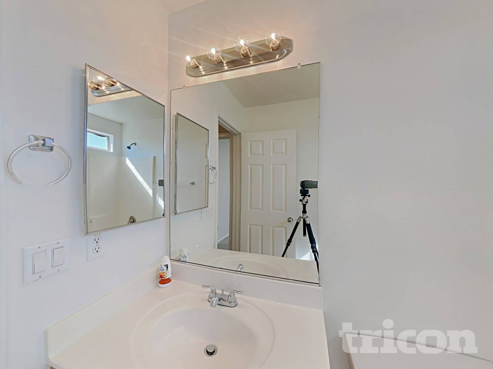 Building Photo - 2810 S 65th Ave