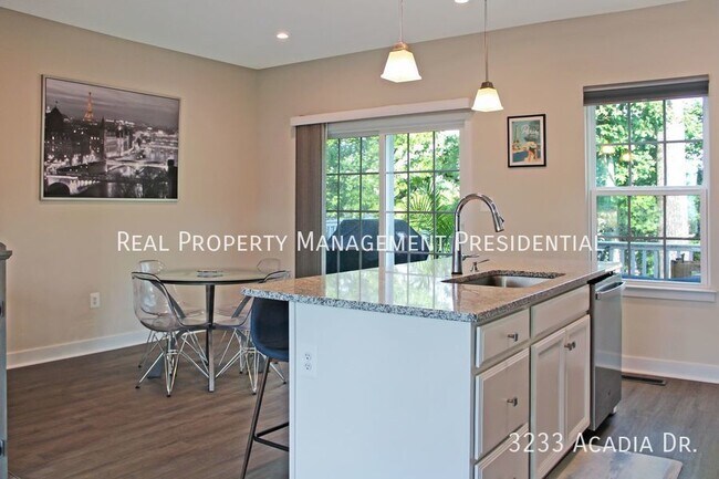 Building Photo - 3233 Acadia Dr
