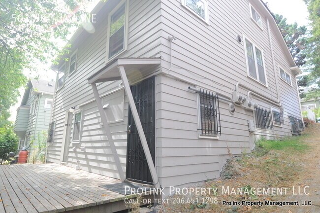 Building Photo - 5030 9th Ave NE