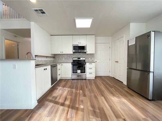 Building Photo - 9001 Wildwater Way