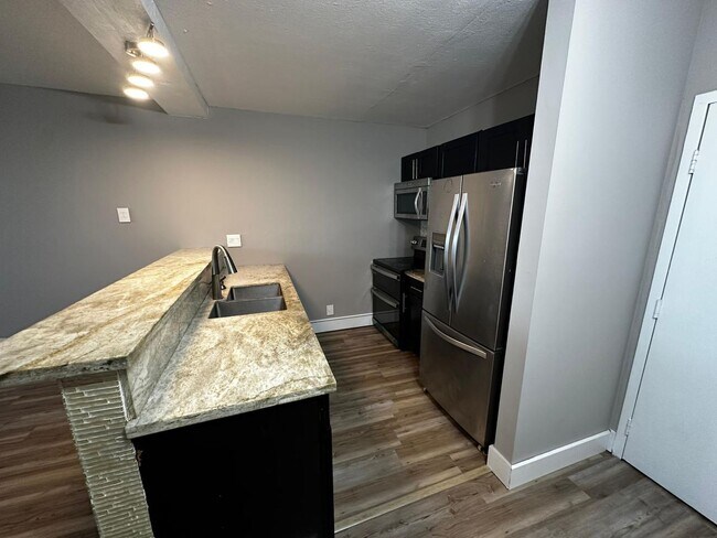 Building Photo - 1 Bed / 1 Bath Condo in Goral Springs, Ava...