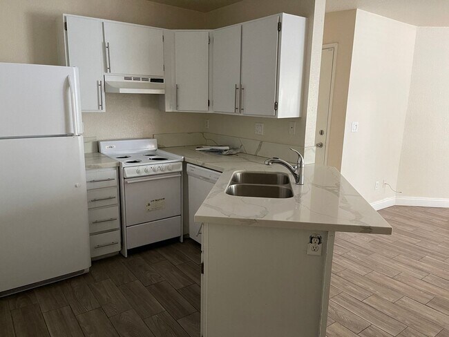 Building Photo - Wonderful upgraded 1 bed 1 bath unit