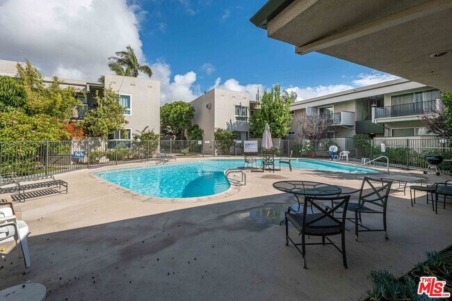 Building Photo - 3166 S Sepulveda Blvd
