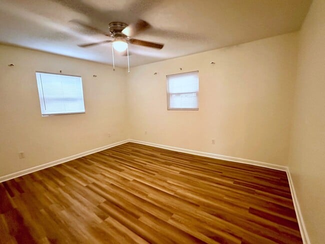 Building Photo - Fernandina Bungalow! Close to Downtown!
