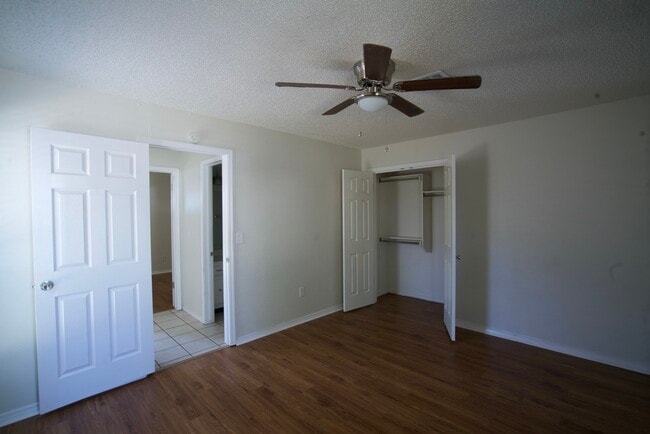 Building Photo - 2255b Donna Dr