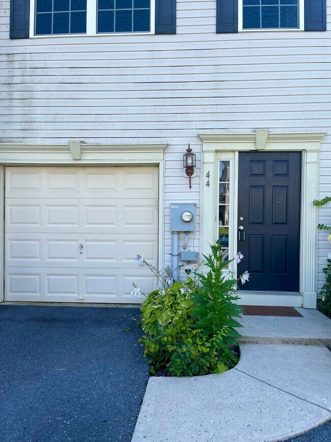 Building Photo - 44 Milestone Ct