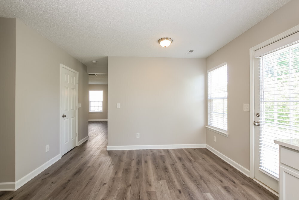 Building Photo - 2127 Pleasant Dale Dr