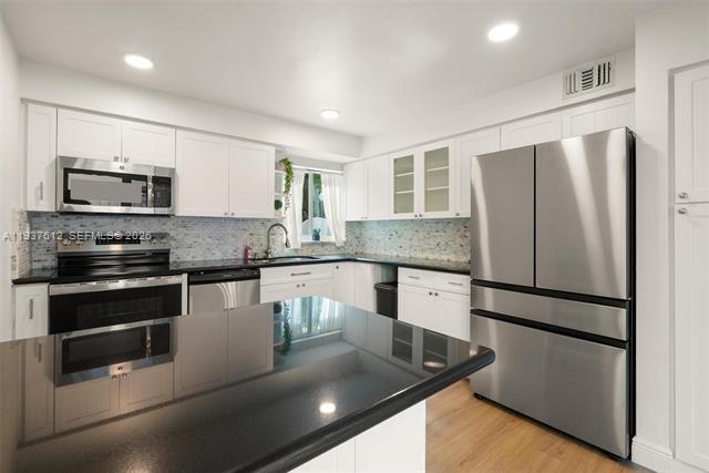 Building Photo - 6830 SW 45th Ln