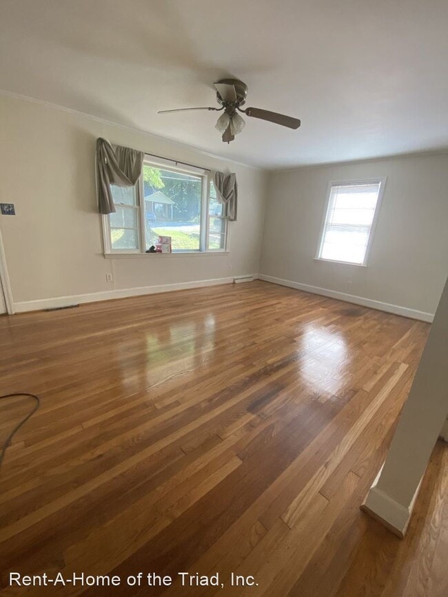 Building Photo - 3 br, 1 bath House - 2111 Maywood Street