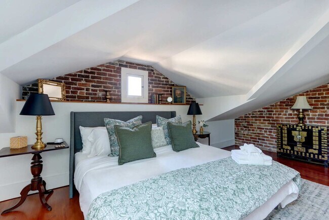 Building Photo - 415 Whitaker St