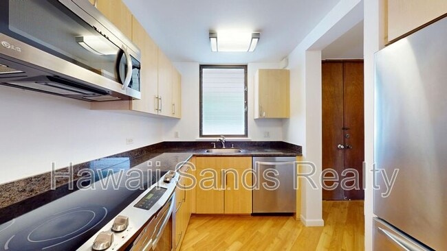 Building Photo - 501 Hahaione St