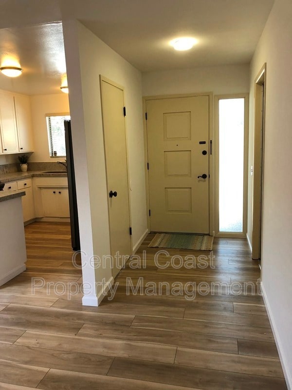 Building Photo - 725 Lobos St