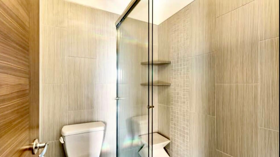 Building Photo - 360 W 300 S