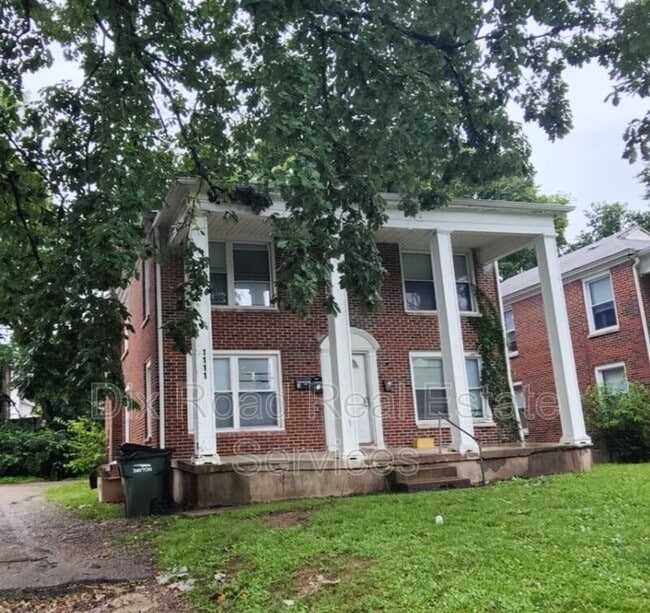 Primary Photo - 1111 Richmond Ave