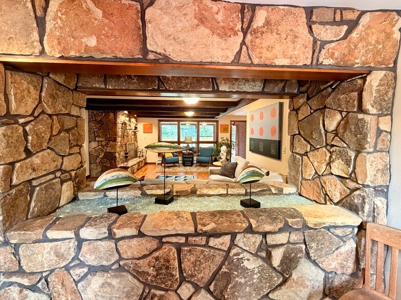 Aquarium upon entrance - 2225 Jewel St