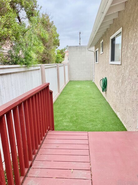 Building Photo - 2019 Curtis Ave