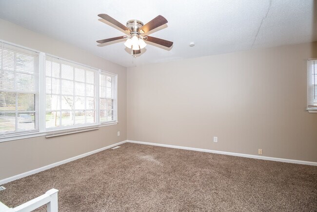 Building Photo - 3711 Fox Trail Cir NW