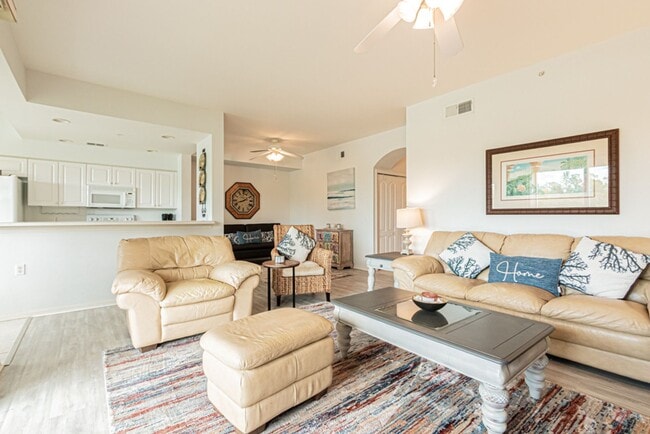 Building Photo - Fully Furnished Seasonal Condo Rental At G...