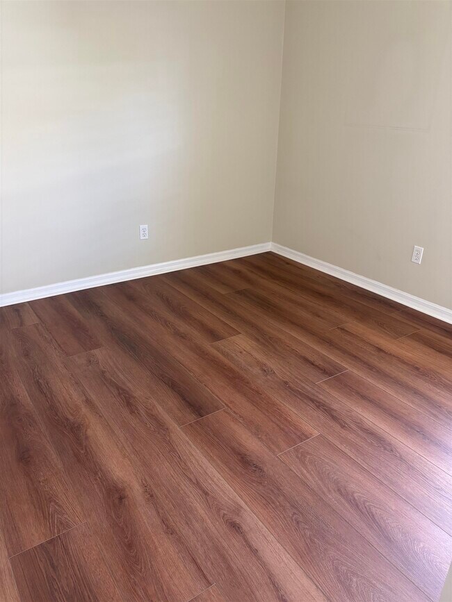 Building Photo - 900 Windward Way