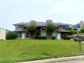 Building Photo - 7b Lakeway Dr