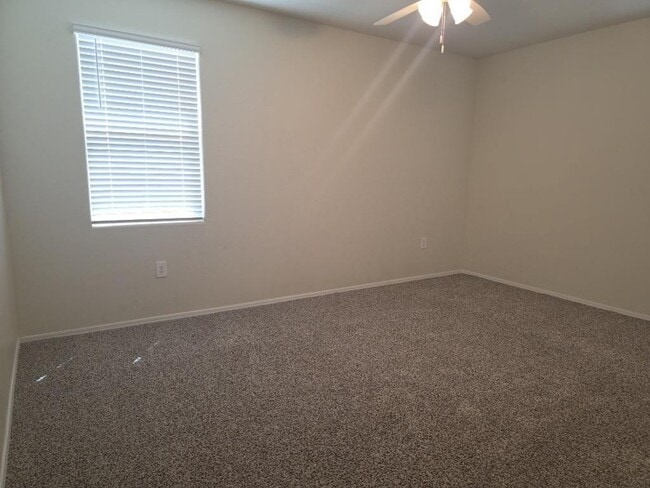 Building Photo - 18589 W Smoketree Dr