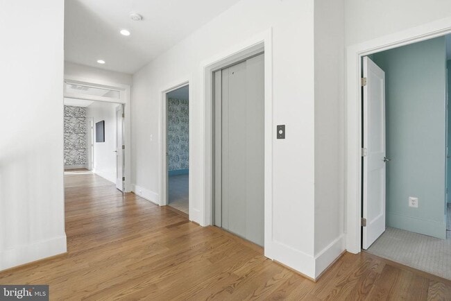 Building Photo - 1618 N Danville St