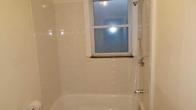 Building Photo - 911 Pine St