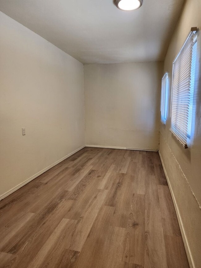 Building Photo - 205 El Paso Dr