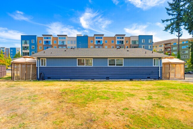 Building Photo - 15706 Ash Way