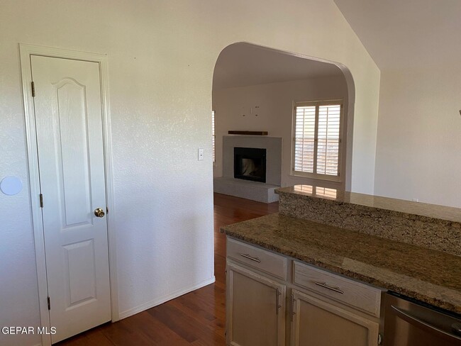 Building Photo - 715 Espada Dr