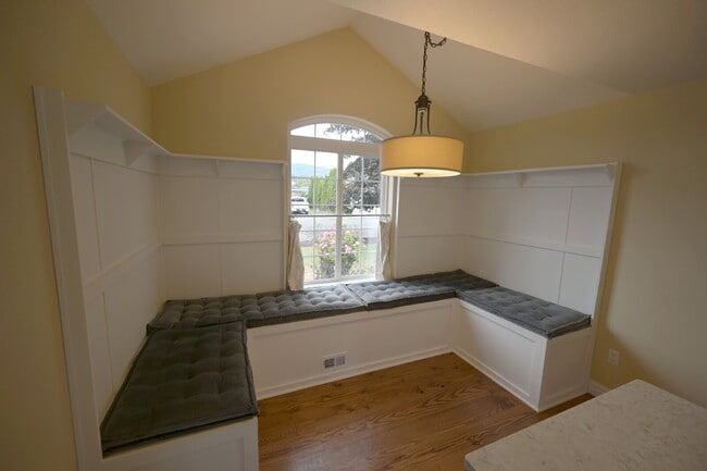 Building Photo - 3 bed 2 bath home near Carrie Blake Park, ...