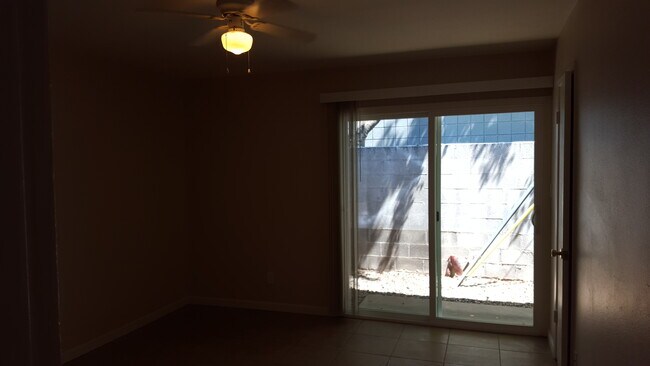 Back bedroom - 909 S Priest Dr