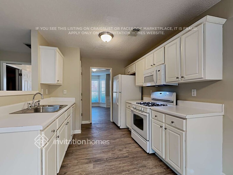 Building Photo - 3295 Ridgefair Dr