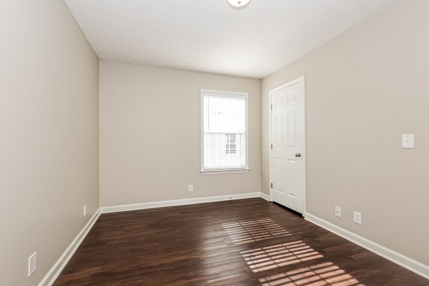 Building Photo - 908 Buckhaven Dr