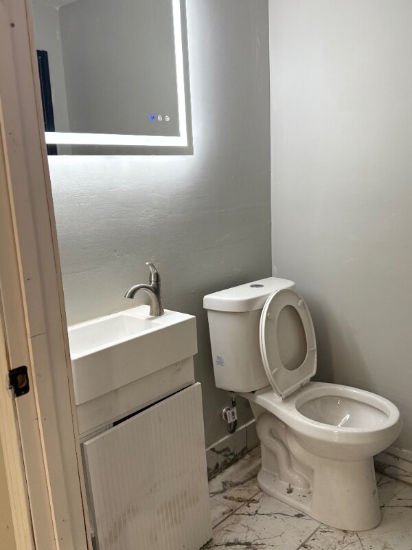 Building Photo - 1629 Netherwood Ave