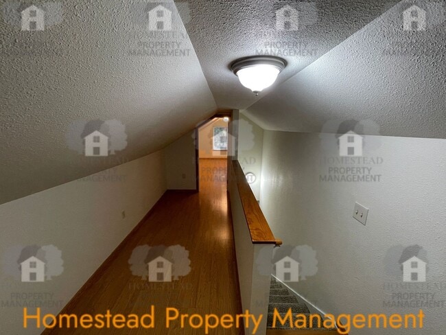 Building Photo - Explore the potential of this beautiful home!