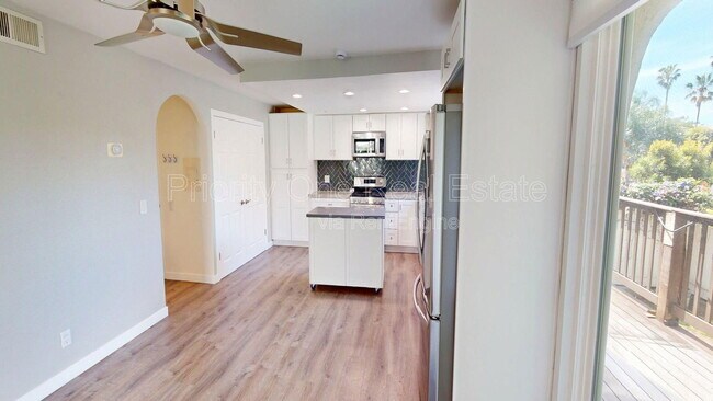 Building Photo - 4070 Riviera Dr