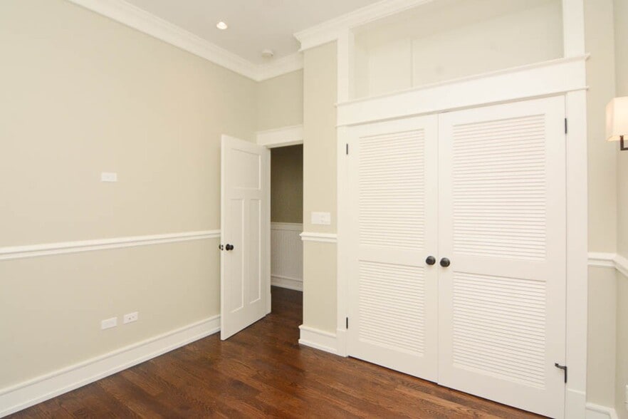 Building Photo - 3451 N Hoyne Ave