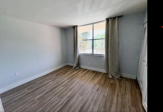 Building Photo - 14527 Bonaire Blvd