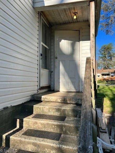 Building Photo - 2003 Byrd St