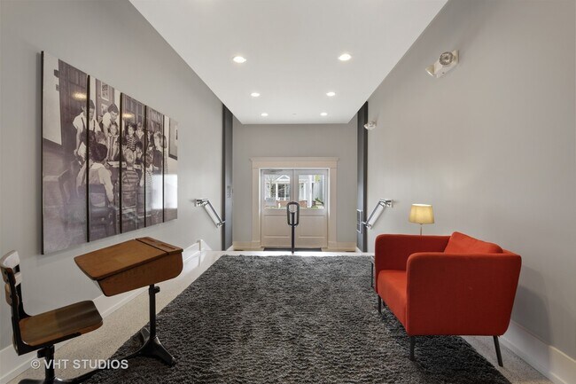 Building Photo - 154 School St