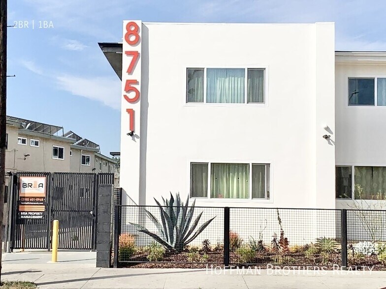 Building Photo - 8753 Langdon Ave