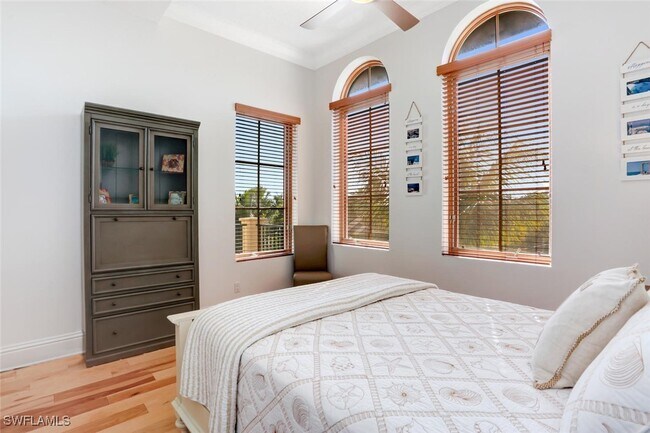 Building Photo - 1016 7th St S