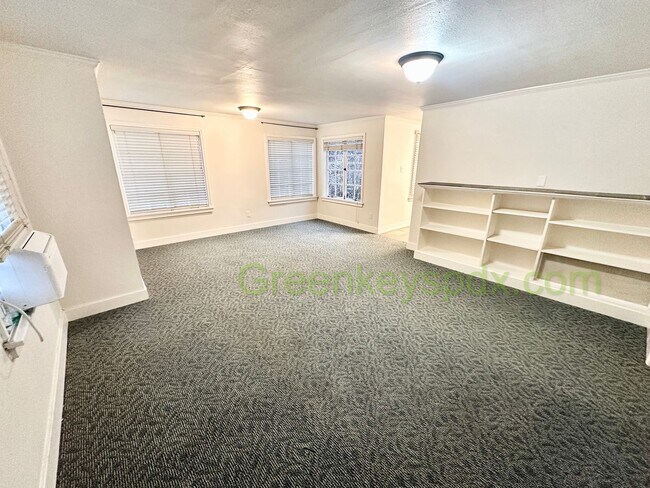 Building Photo - 10197-1136